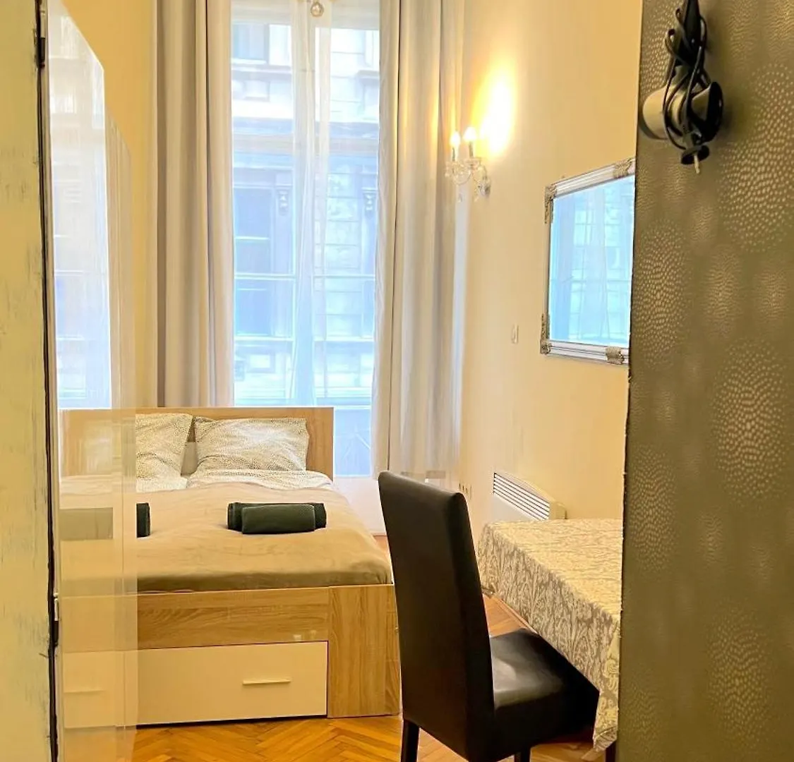 Best Of Guest House By Small Home Budapest 0*,